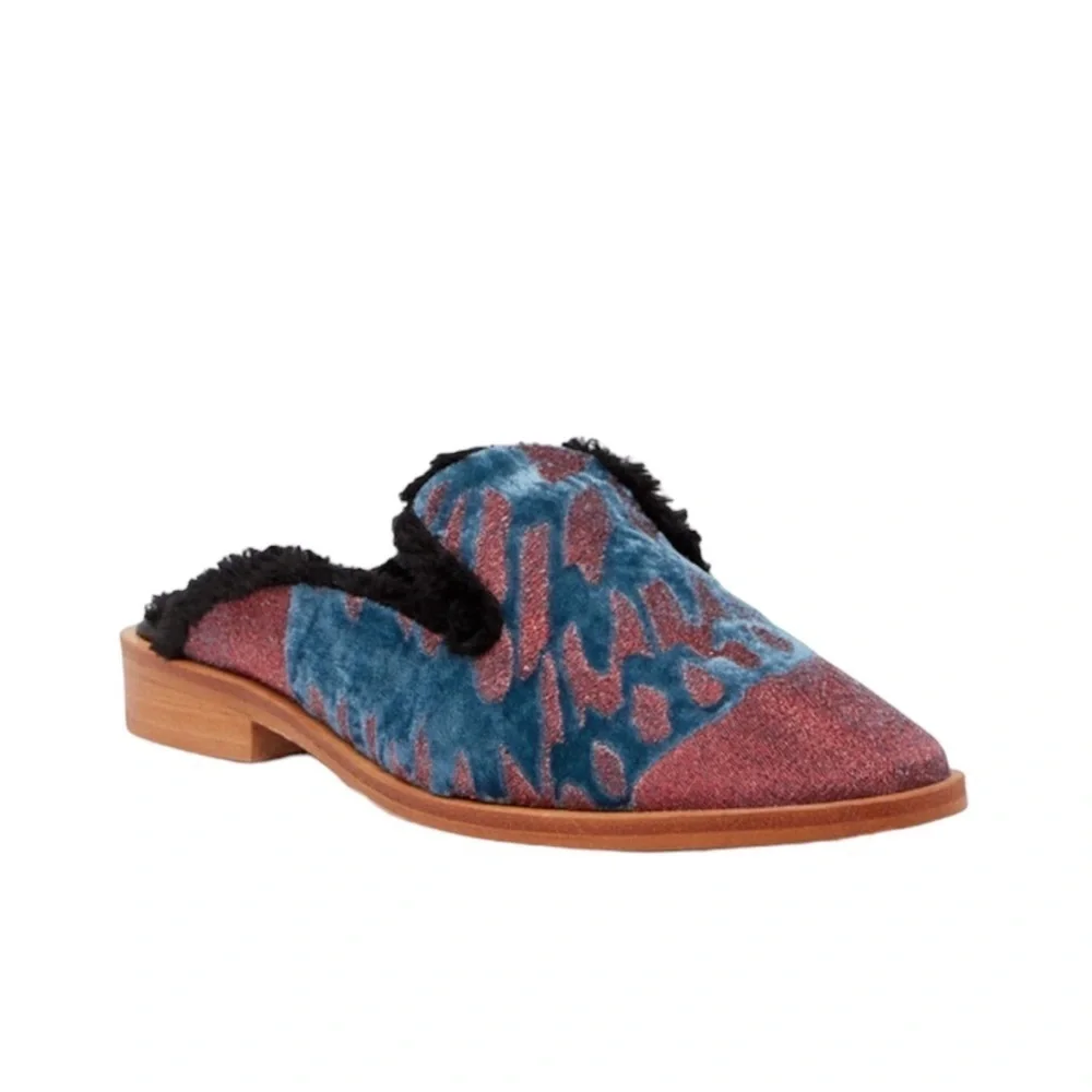 FREE PEOPLE Butterfly Effect Mules Faux Fur Lined in Pink/Blue Size 38 (7.5)